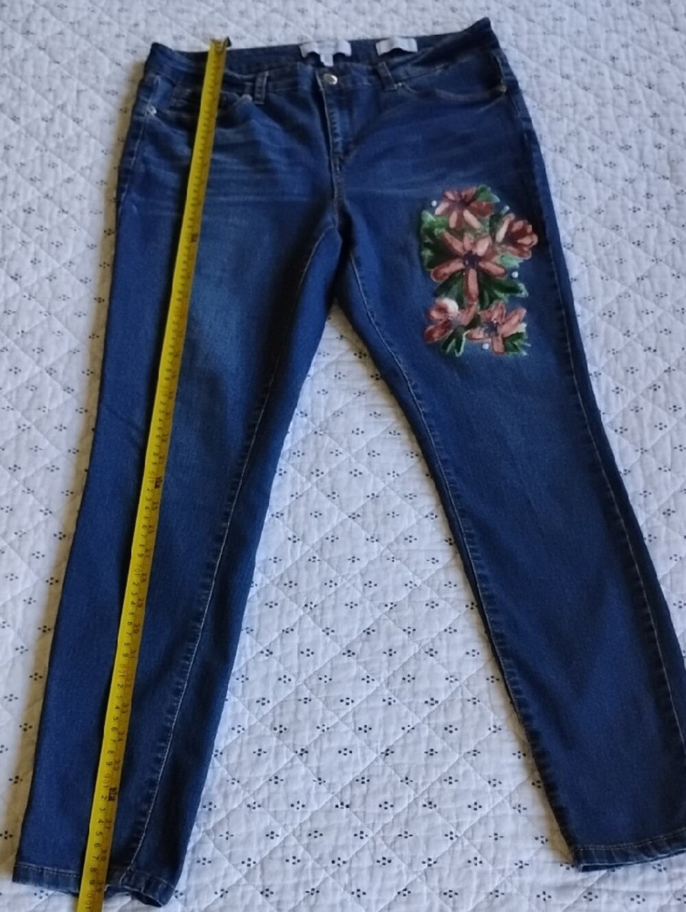 Ellen Tracy Size 12 Blue Skinny Jeans with Pink Floral Embellishments - Picture 13 of 16